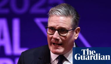 Politicians must confront lies used by populists, Starmer tells London summit | Keir Starmer