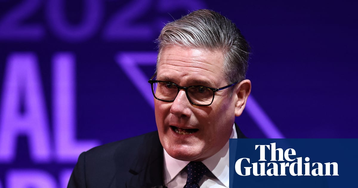 Politicians must confront lies used by populists, Starmer tells London summit | Keir Starmer