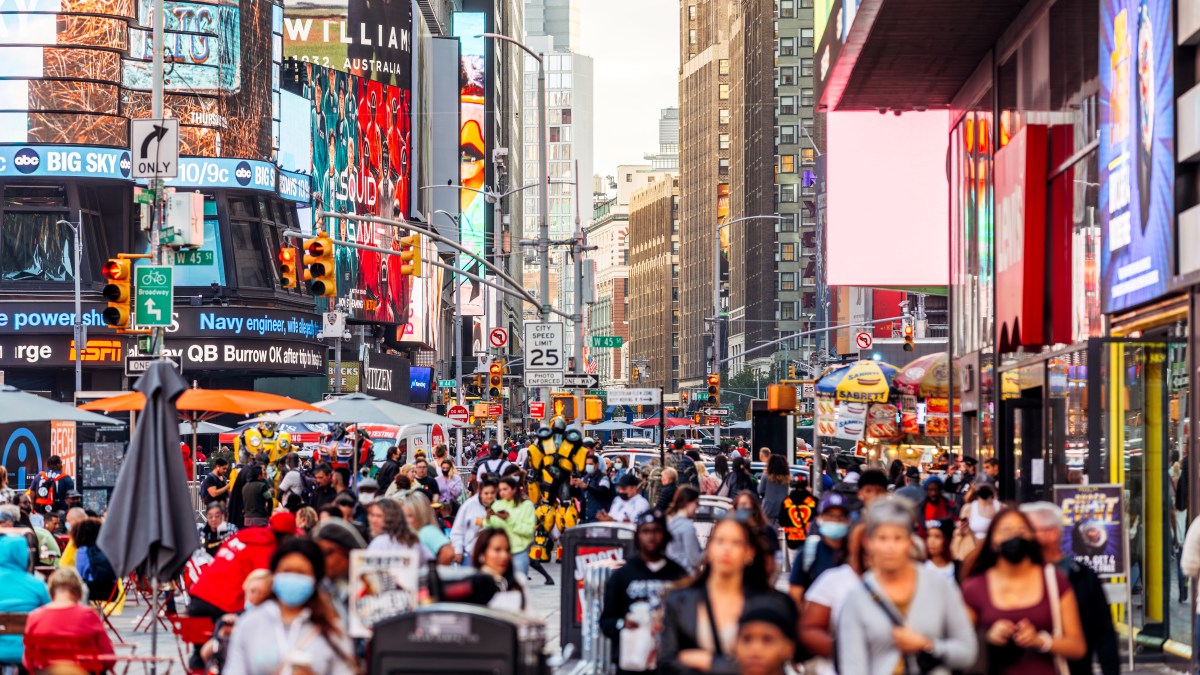 US retail sales surge despite Trump tariffs