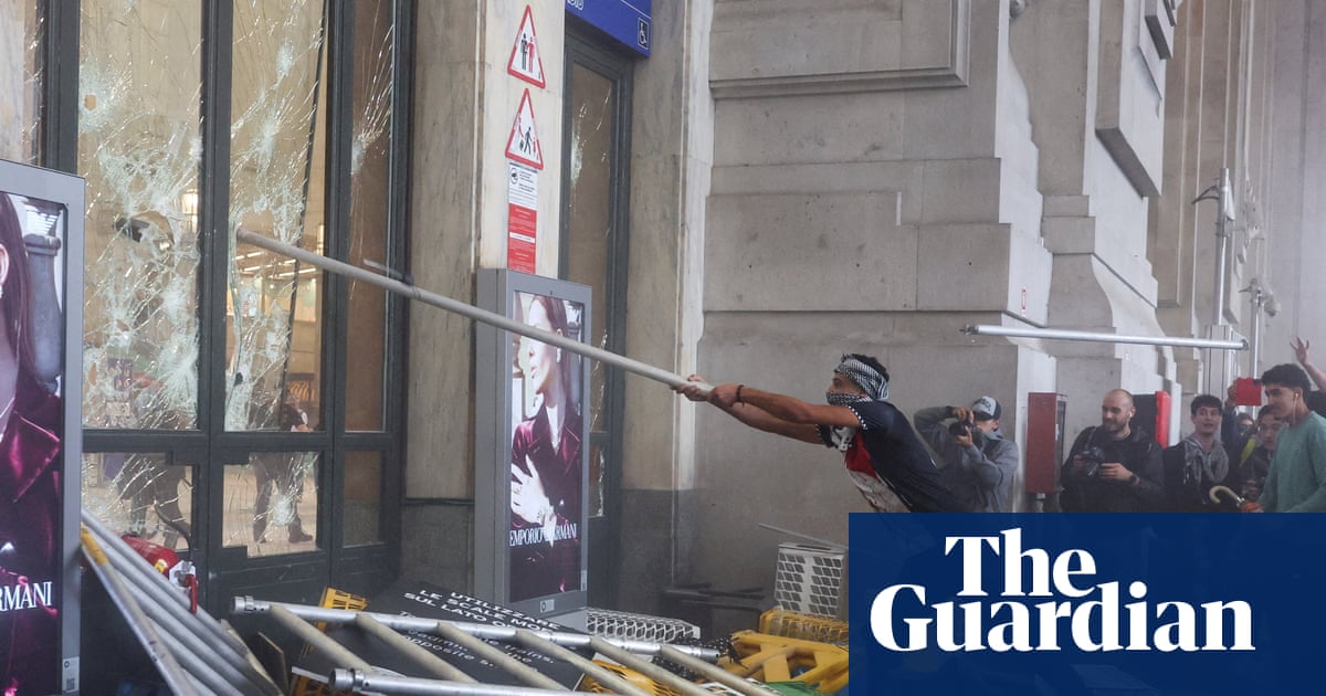 Disruption across Italy as tens of thousands protest against Gaza war | Italy