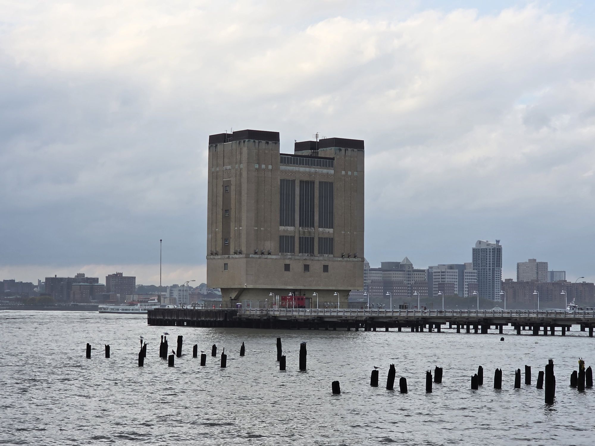 Samsung Galaxy S25 Ultra zoom sample.