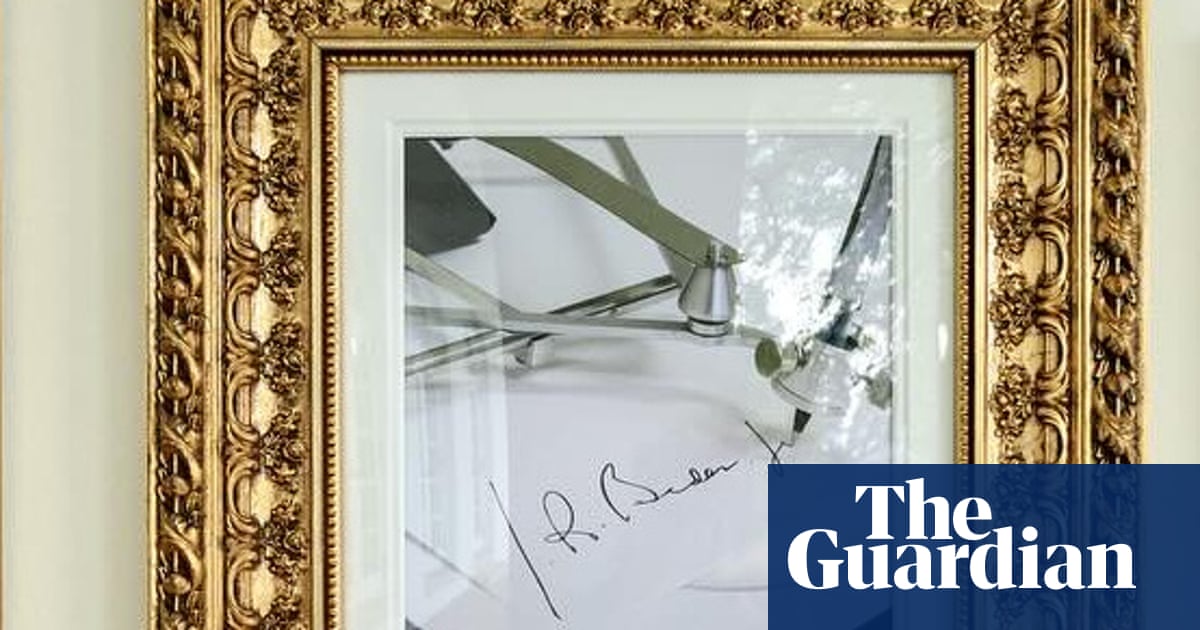 Trump hangs autopen photo instead of Biden portrait in new presidential gallery | Donald Trump