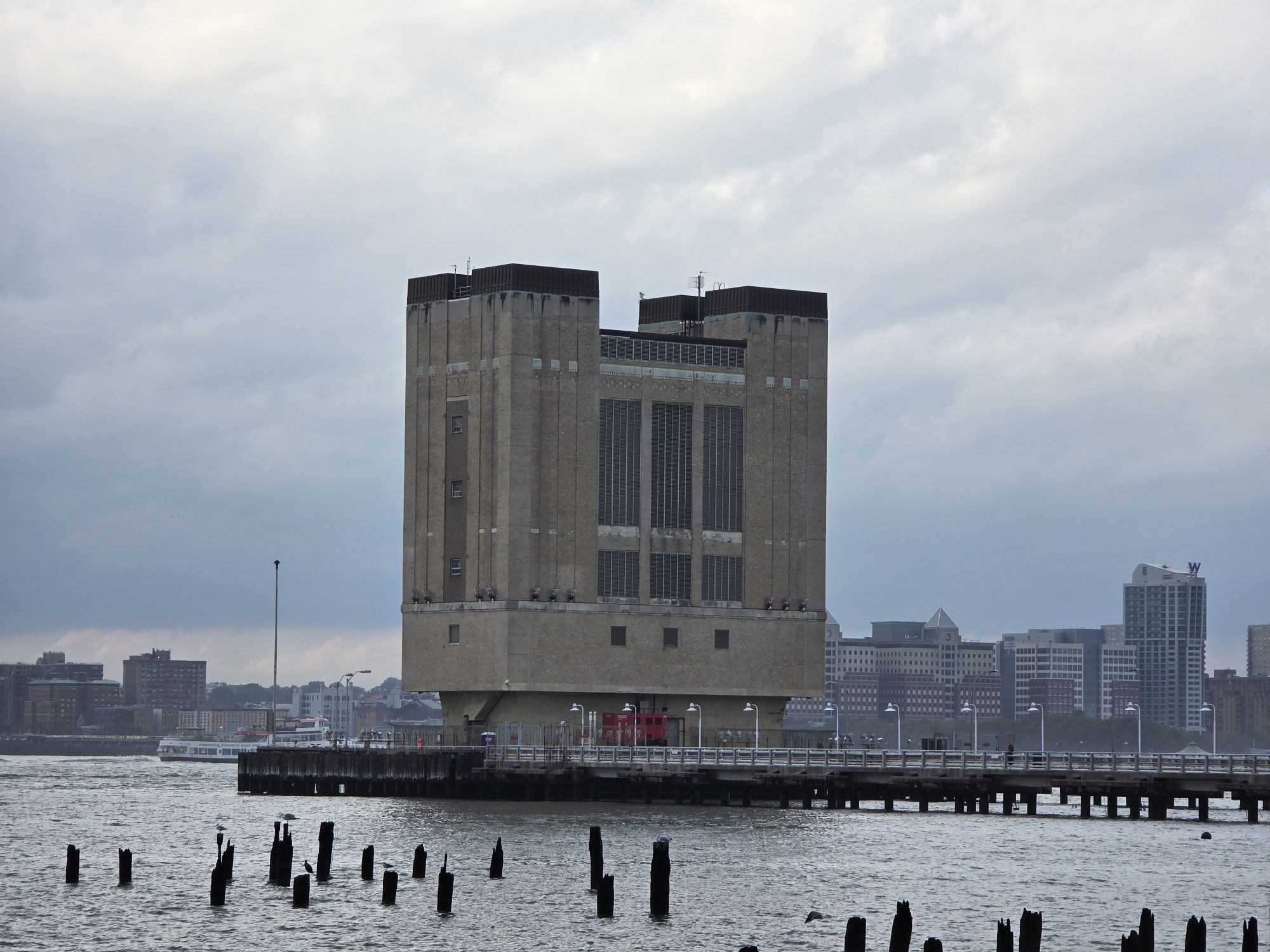 Samsung Galaxy S25 Ultra zoom sample.