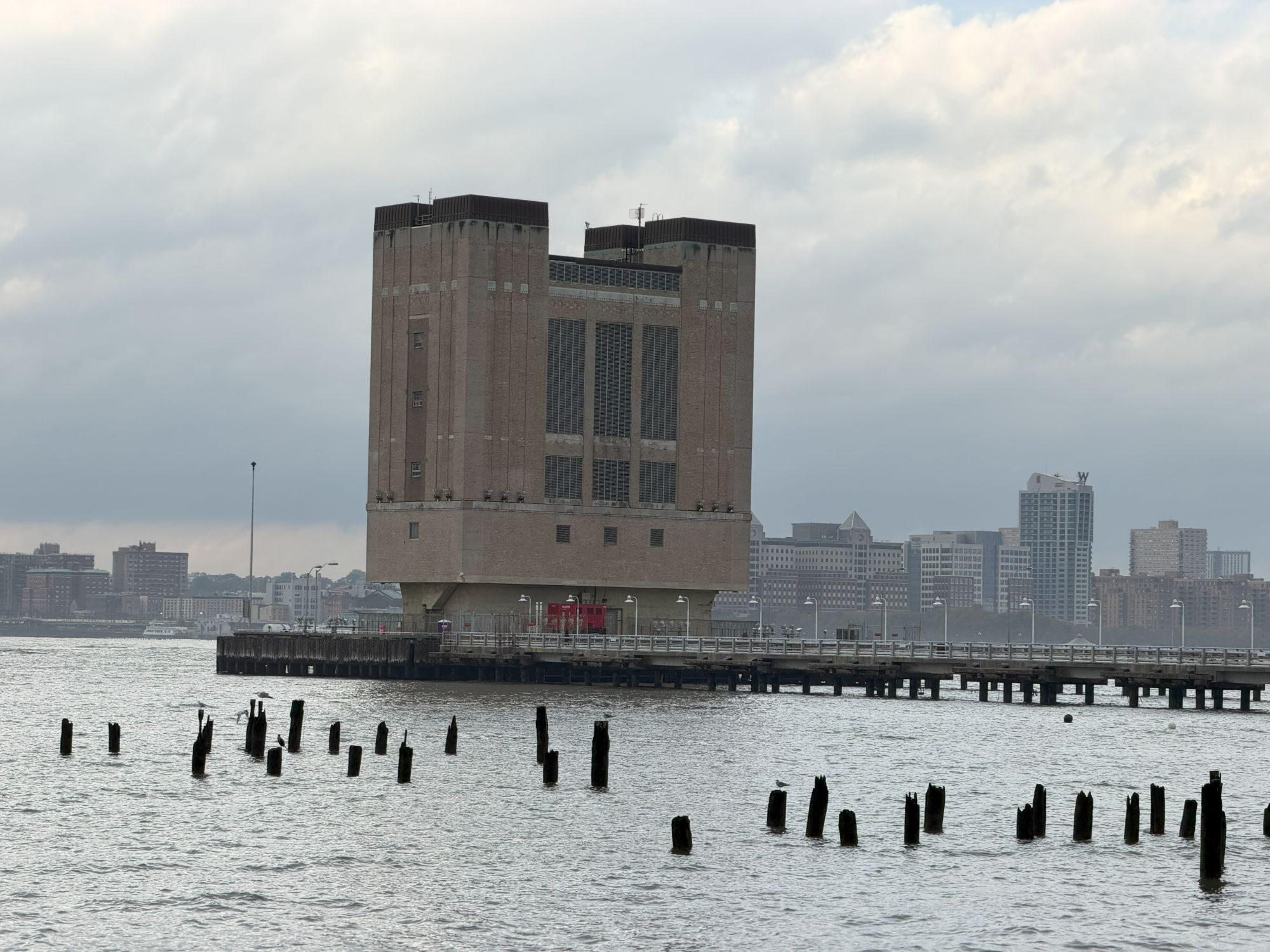 Apple iPhone 17 Pro Max zoom sample.