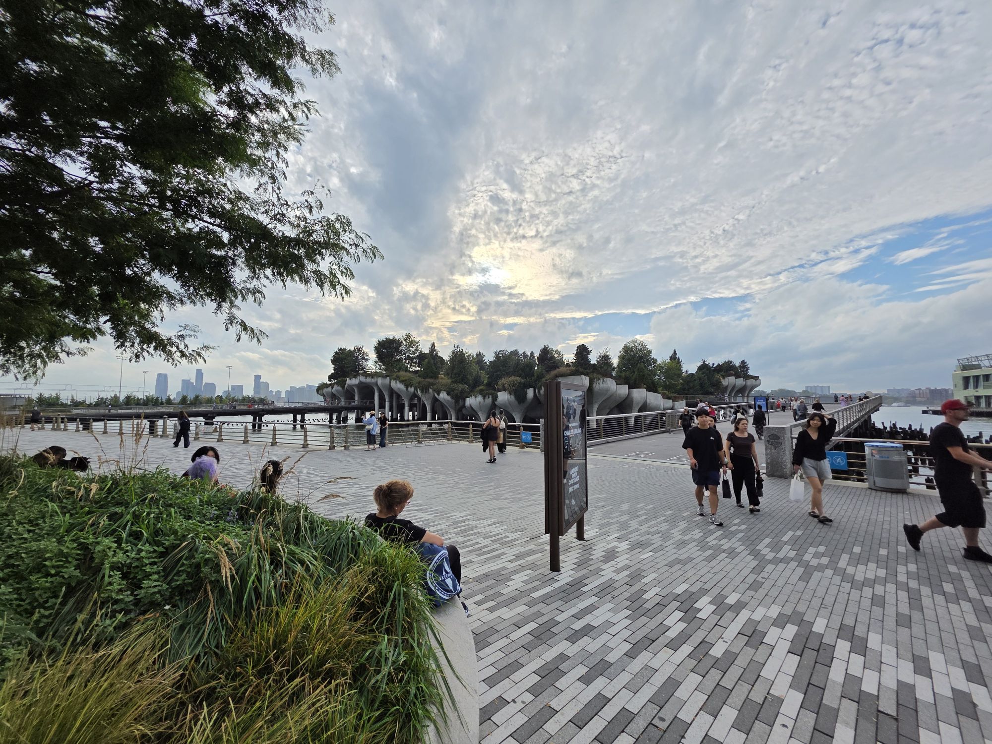 Samsung Galaxy S25 Ultra ultrawide sample.