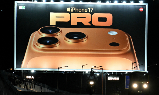 Which Southeast Asian city ranks first in iPhone 17 Pro affordability by workdays needed?