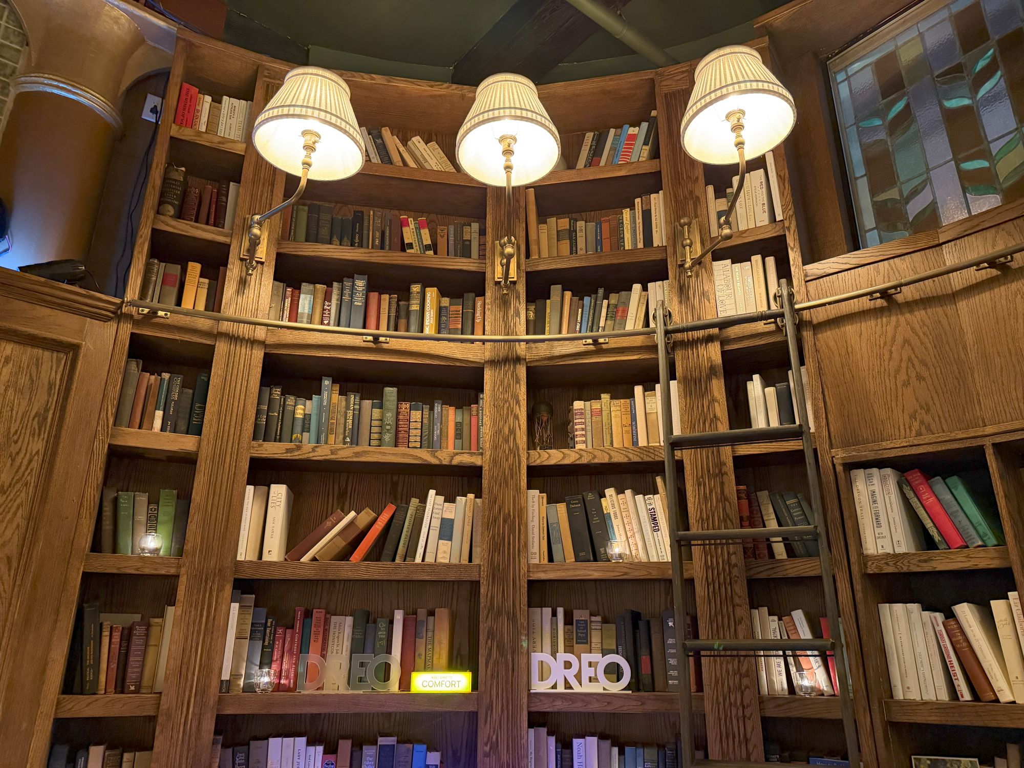 Apple iPhone 17 Pro Max dynamic range sample.