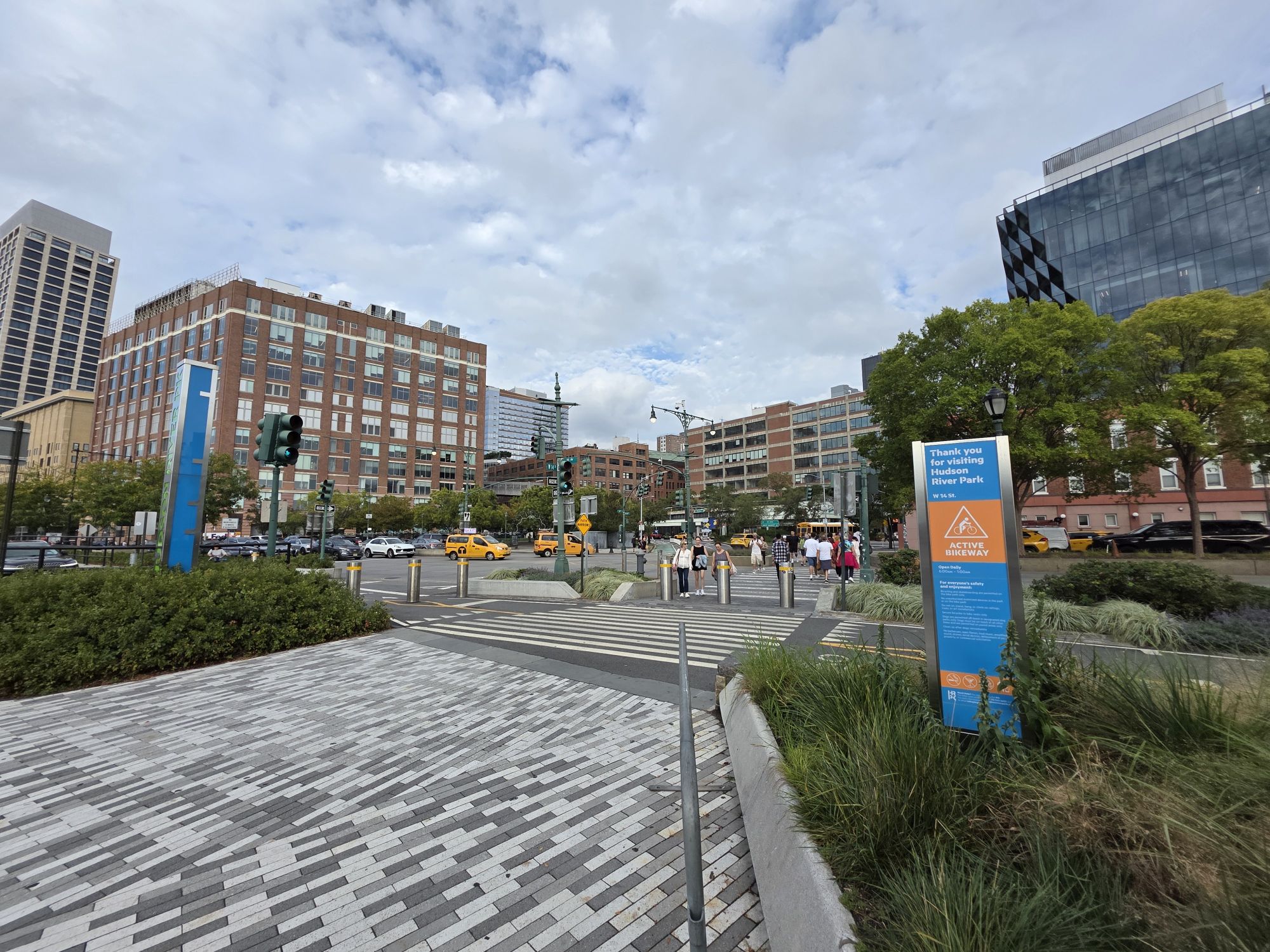 Samsung Galaxy S25 Ultra ultrawide sample.