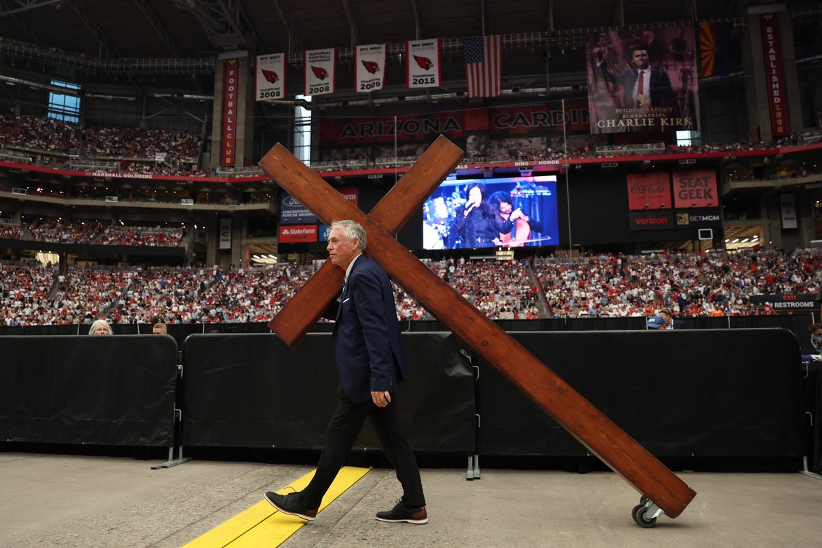 Charlie Kirk’s memorial service draws huge crowds in Arizona as Trump, Vance set to speak: Live updates