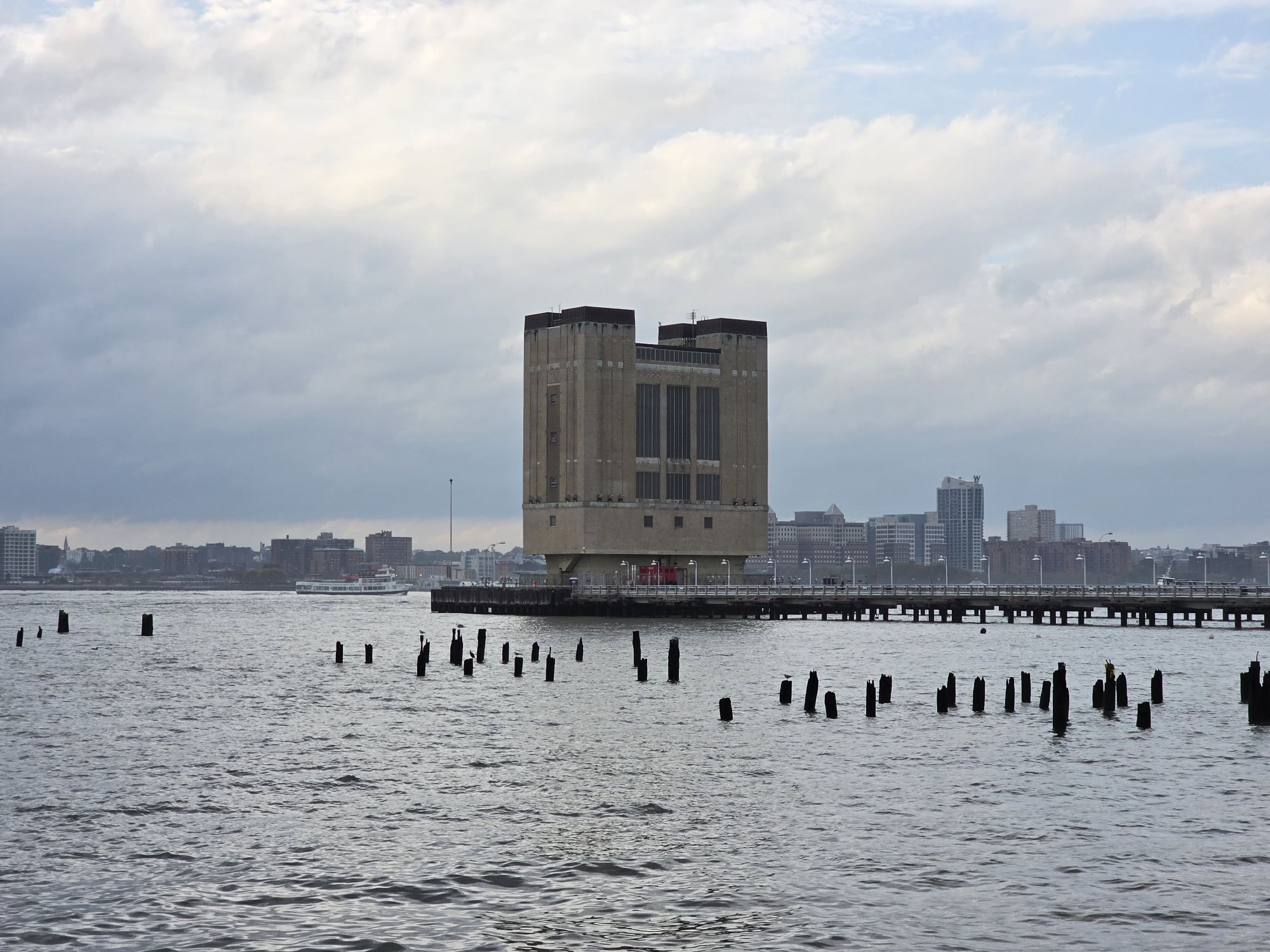 Samsung Galaxy S25 Ultra zoom sample.