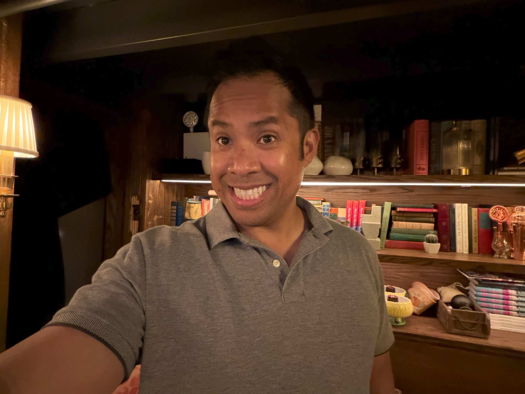 Apple iPhone 17 Pro Max selfie sample.