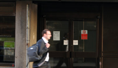 UK jobs market continues to deteriorate