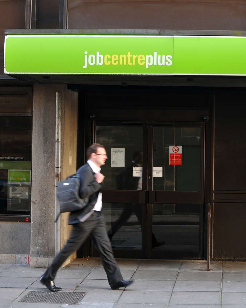 UK jobs market continues to deteriorate