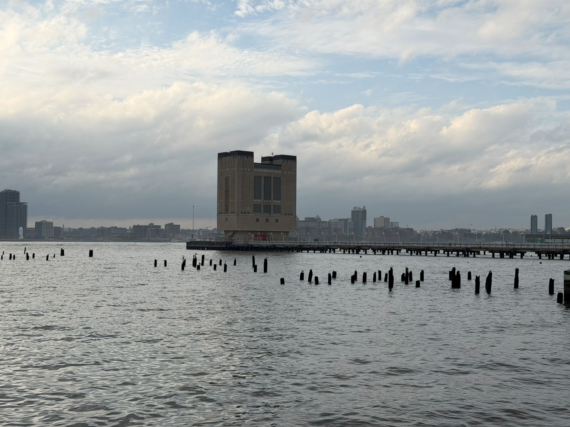 Apple iPhone 17 Pro Max daytime sample.