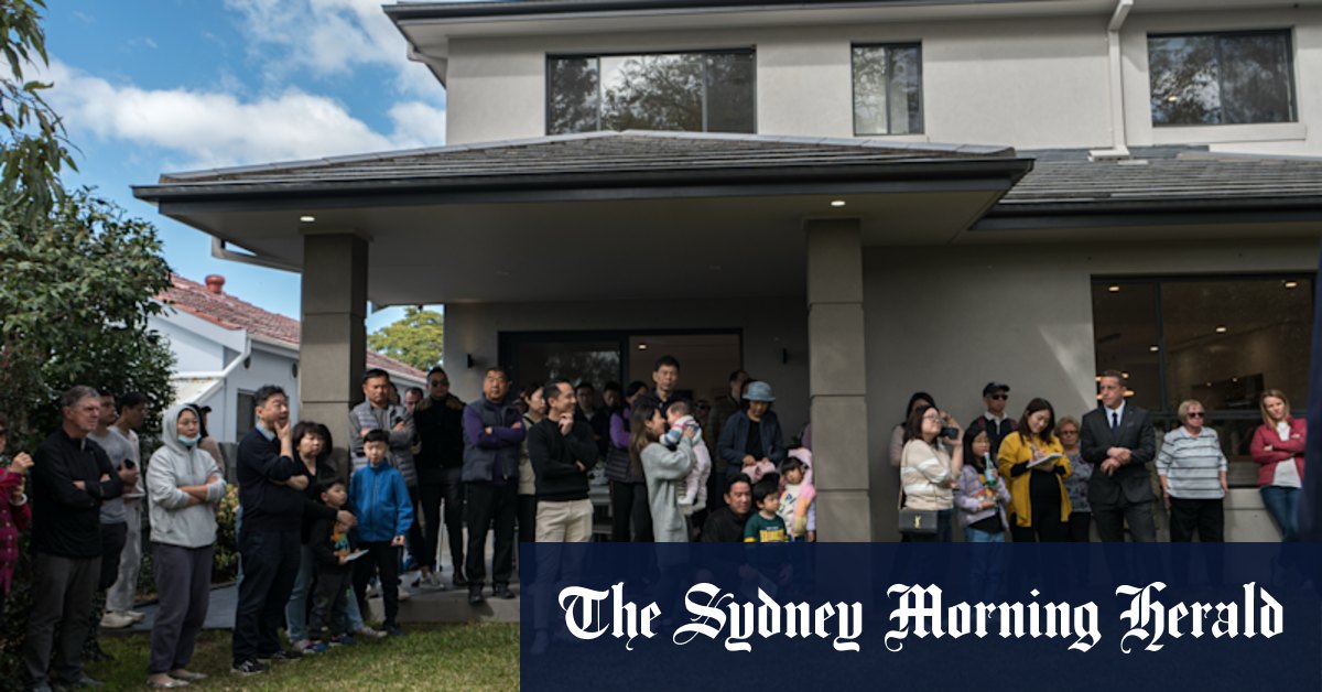 Auction clearance rate hits two-year high after interest rate cuts