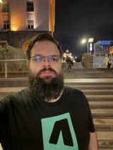 Apple iPhone 17: 12MP selfie camera low-light samples - f/1.9, ISO 800, 1/8s - Apple iPhone 17 review