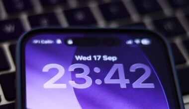 iOS 26: How to turn off Liquid Glass