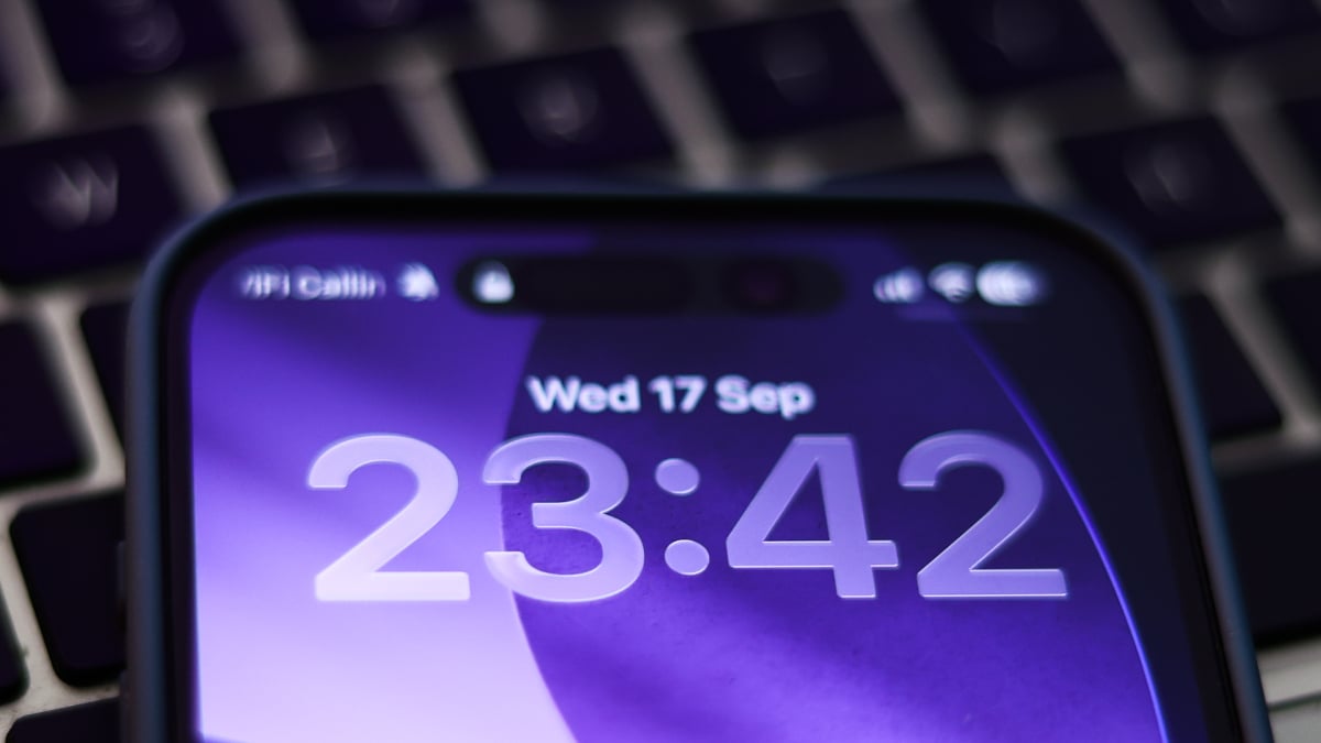 iOS 26: How to turn off Liquid Glass