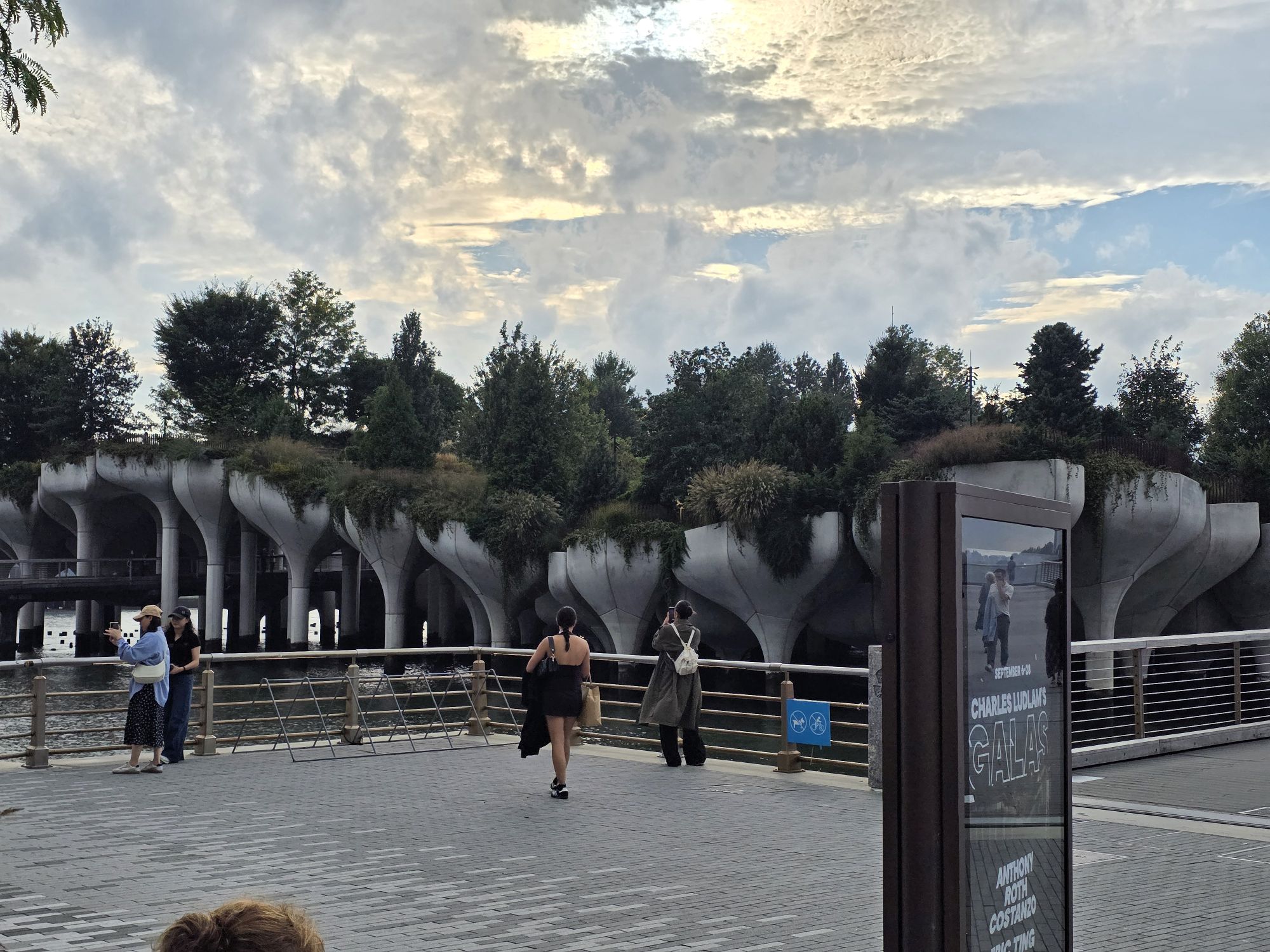 Samsung Galaxy S25 Ultra daytime sample.