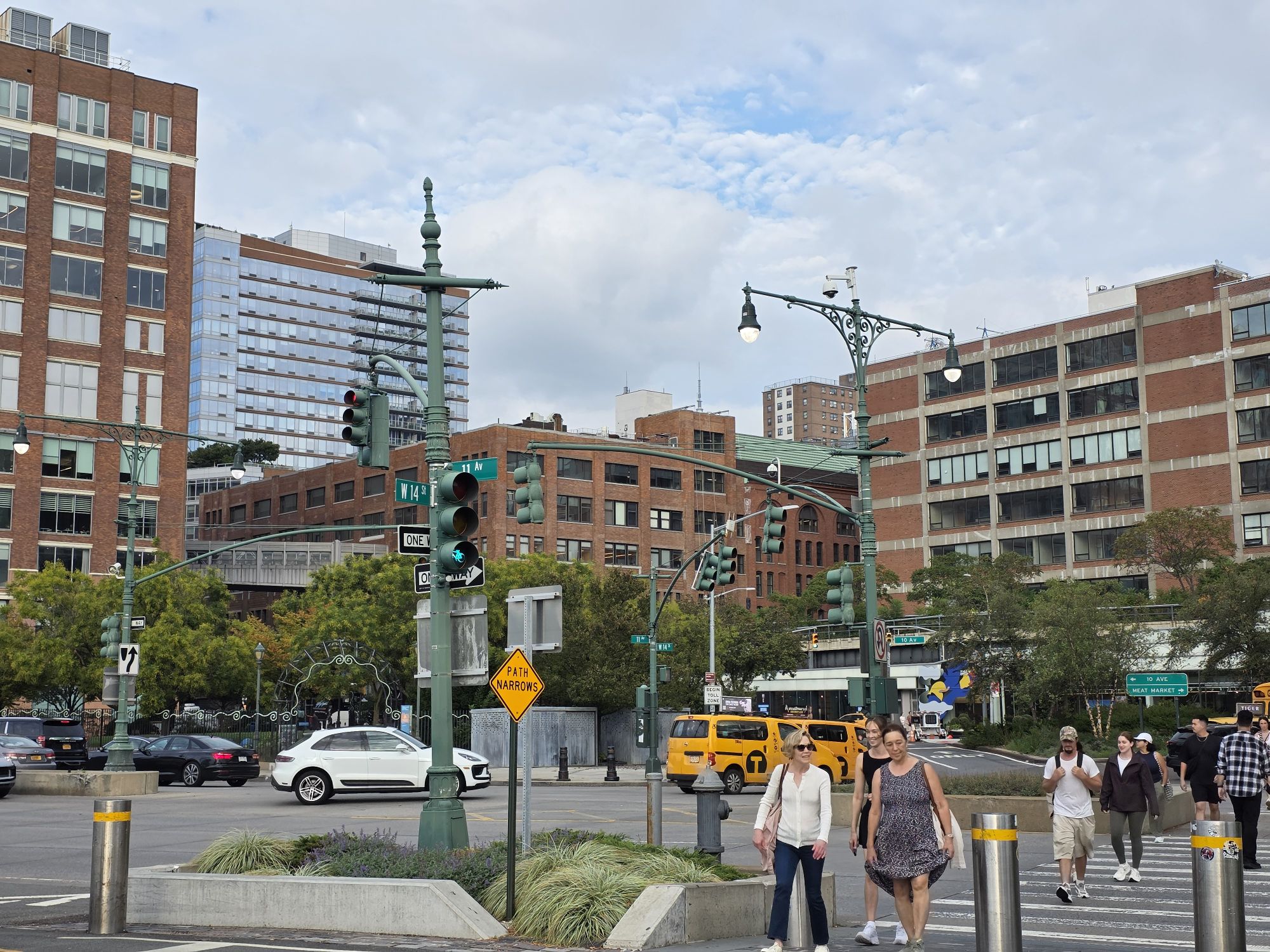 Samsung Galaxy S25 Ultra daytime sample.