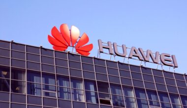 Huawei plans to launch Atlas 950 and 960 SuperPods with unprecedented computing power, combining thousands of Ascend chips into the world’s largest AI systems.