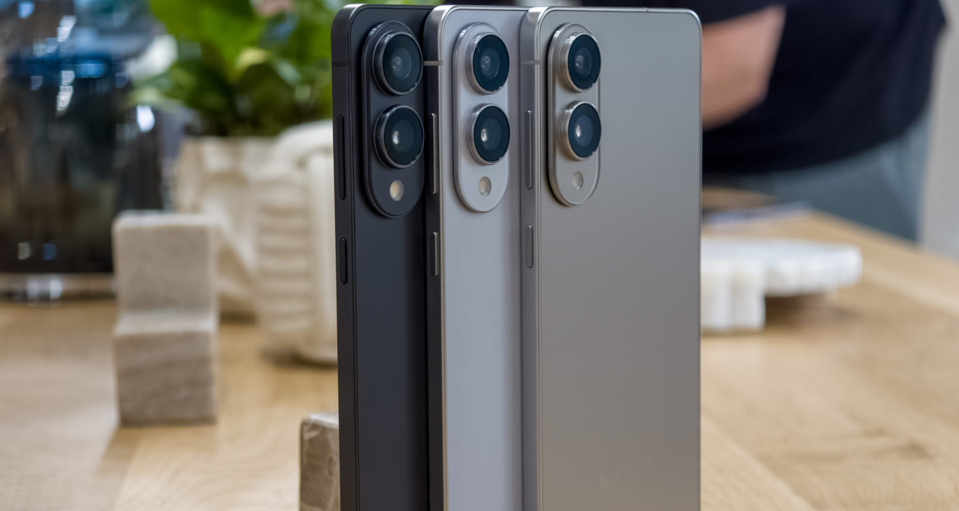 The Galaxy S25 Edge in all three colors