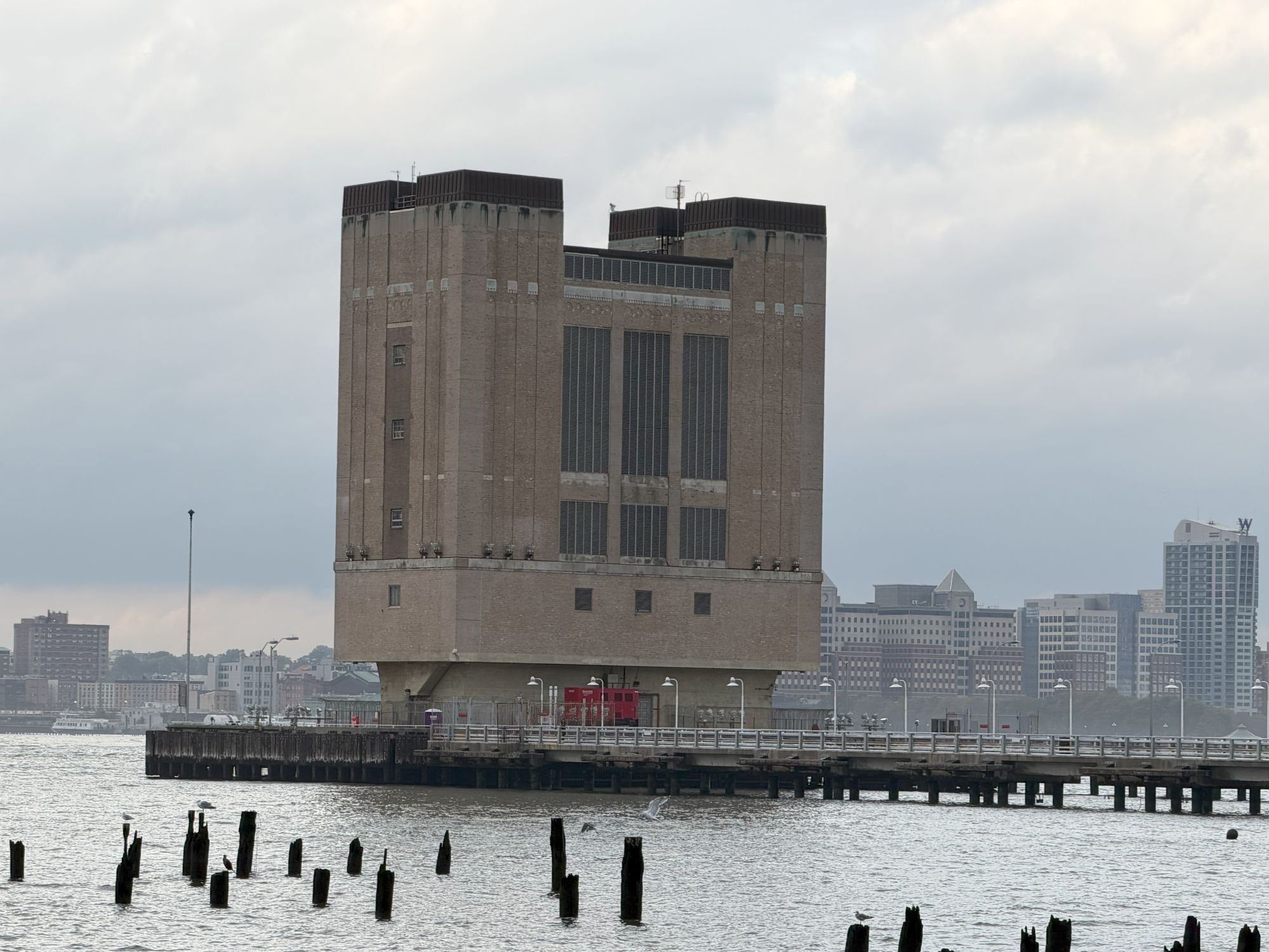 Apple iPhone 17 Pro Max zoom sample.