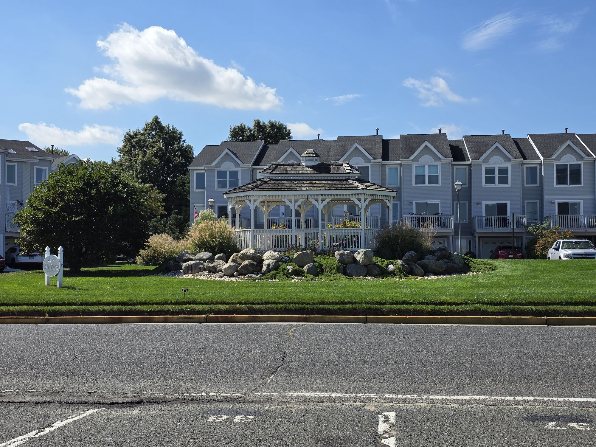 Samsung Galaxy S25 Ultra daytime sample.