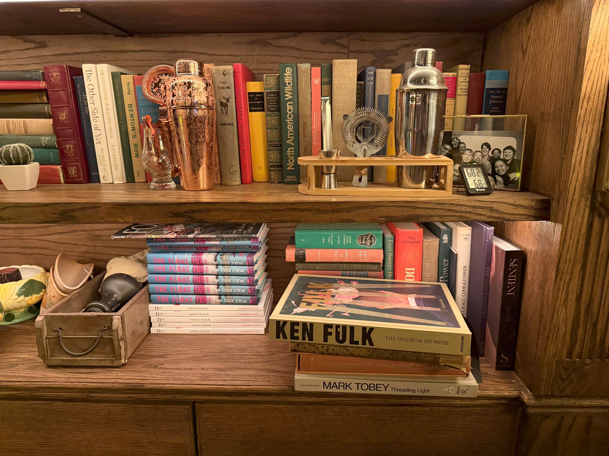 Apple iPhone 17 Pro Max colors sample.