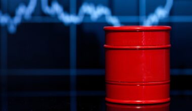 Overview: Risks Keep Prices Rangebound in Oversupplied Market