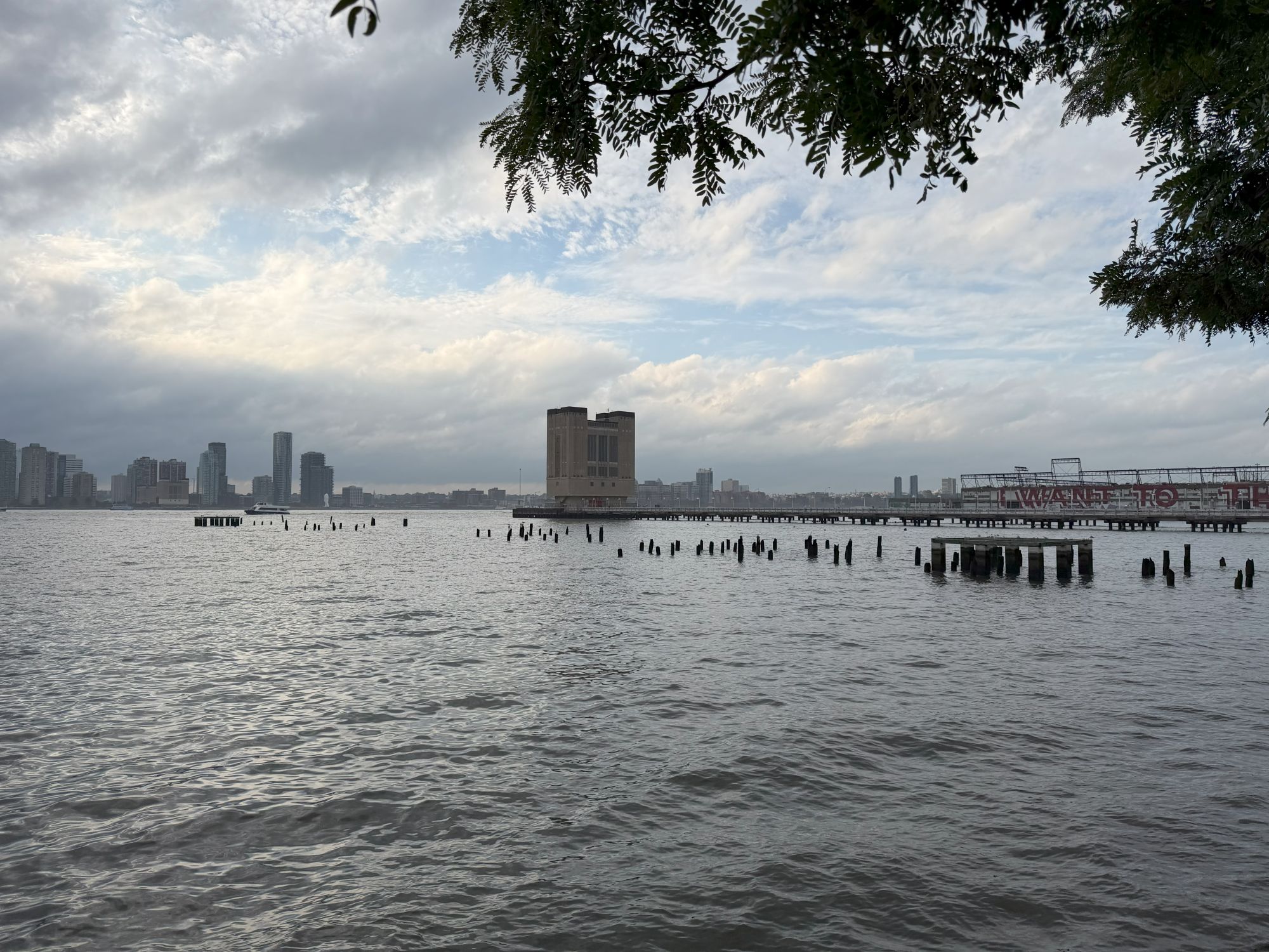 Apple iPhone 17 Pro Max dynamic range sample.