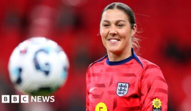 Former England keeper Mary Earps in 'happy' same-sex relationship