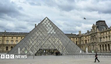 Louvre museum in Paris closed after robbery, French minister says - live updates