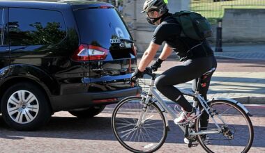 Men who cycle for three or more hours a week sitting on a ¿comfort¿ bike seat are up to 25 per cent less likely to get their partner pregnant in a month of trying, compared to non-cyclists