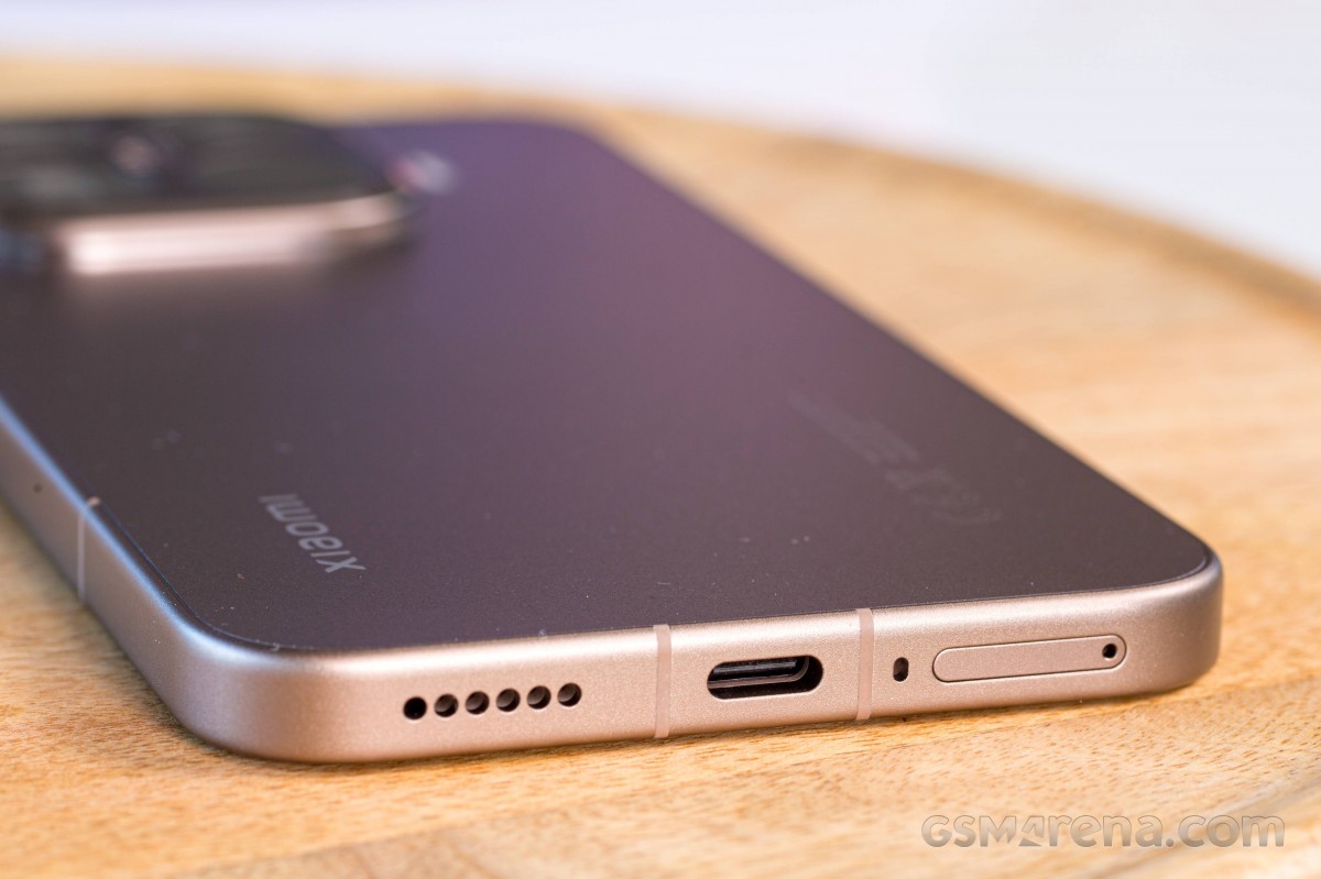 Xiaomi 15T Pro in: Mocha Gold - Xiaomi 15T Pro review