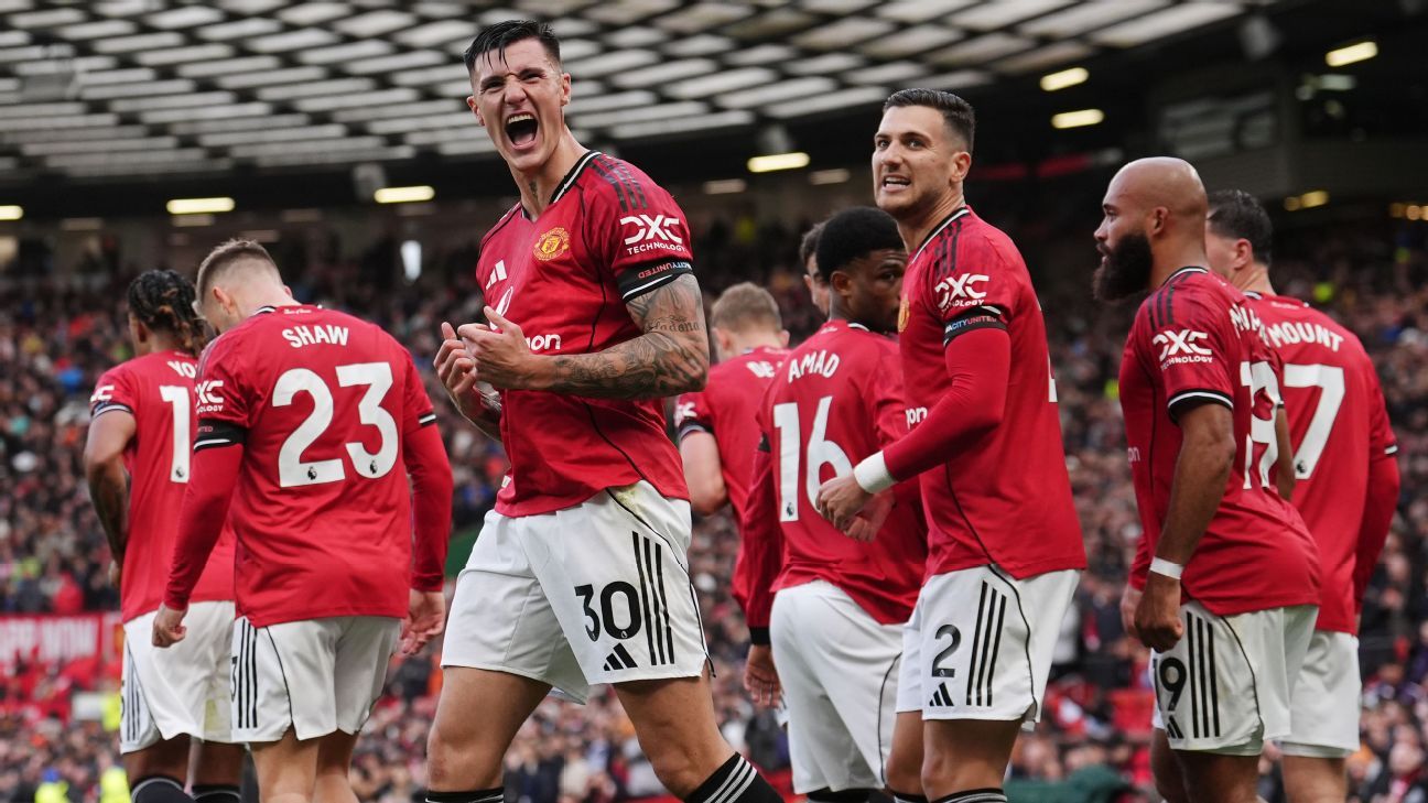 Premier League updates: Wins for Man United and Arsenal
