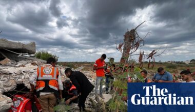 ‘My heart is broken’: Palestinians begin searching the Gaza rubble for their dead | Gaza