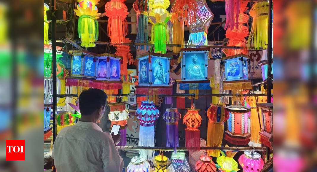 Diwali market sees high demand for colourful lanterns | Kolhapur News