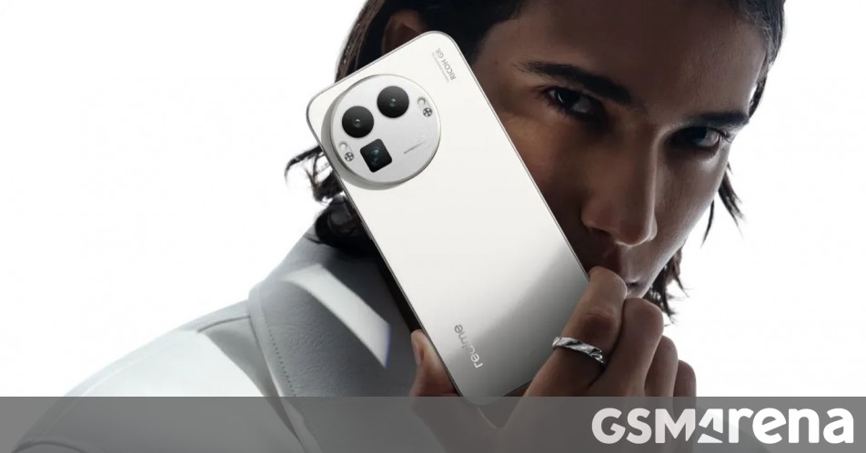 Realme GT8 Pro debuts swappable camera islands, Ricoh tuned 50MP main cam and SD Elite Gen 5
