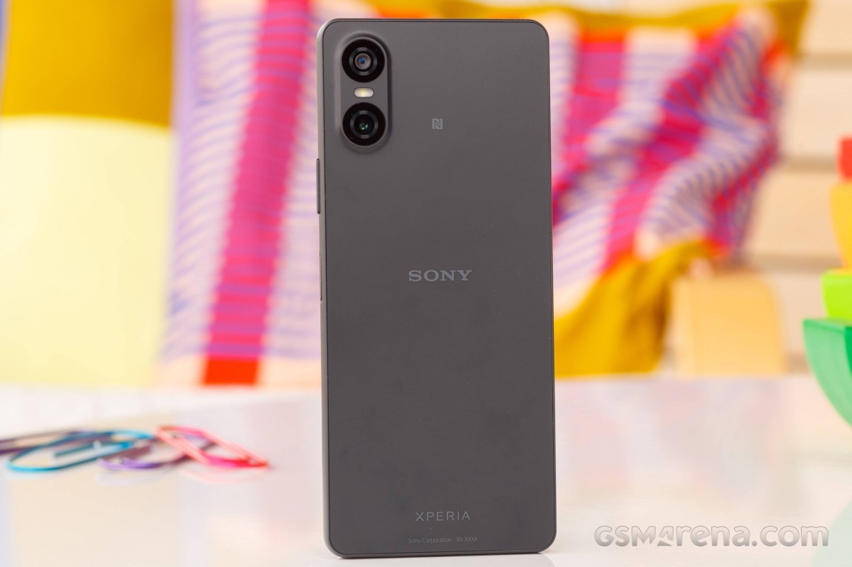 Sony Xperia 10 VI is receiving the stable Android 16 update