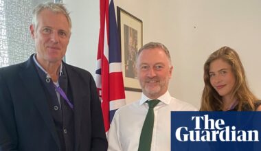 Government U-turns on support for bird-friendly swift bricks in new homes | Birds