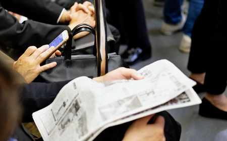 Internet Becomes Japan's Top Daily News Source for 1st Time