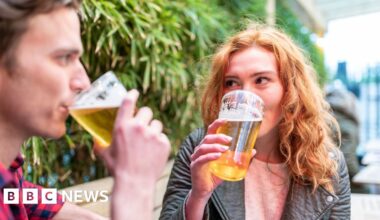 Pubs could stay open longer under licensing reforms