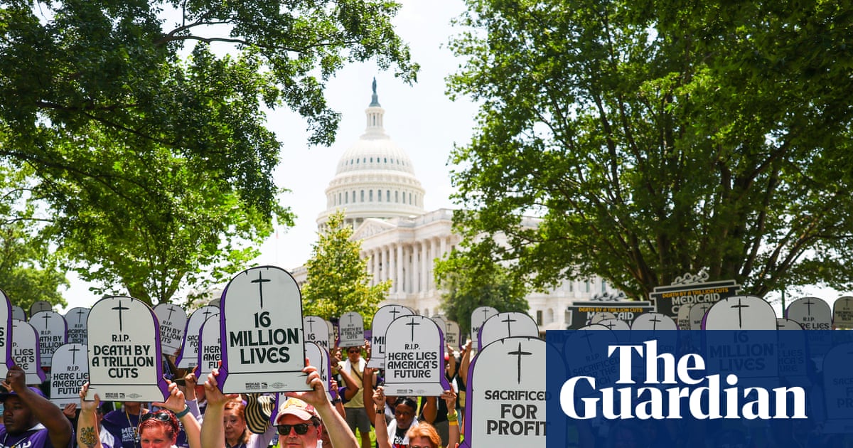 Biggest US labor unions fuel No Kings protests against Trump: ‘You need a voice to have freedom’ | Protests (US)