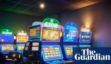 High street slot machine shops pay staff bonuses linked to how much gamblers lose | Gambling