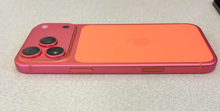 iPhone 17 Pro Max orange color discoloration