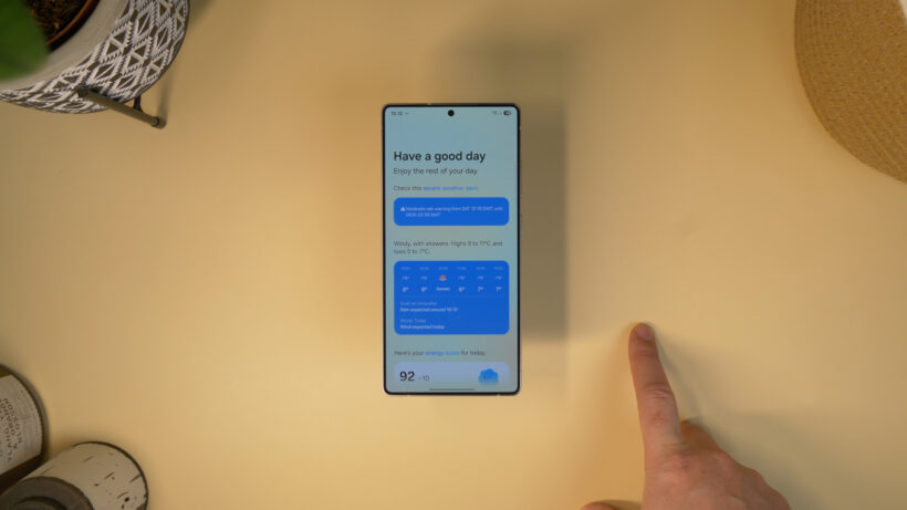 Galaxy S25 Ultra - top down - now briefing