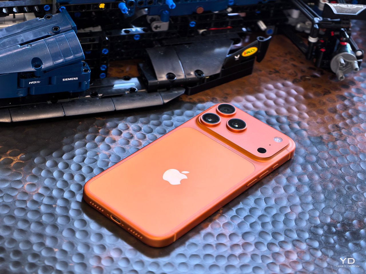 The Internet Is Lying to You About iPhone 17 Pro Max Scratches