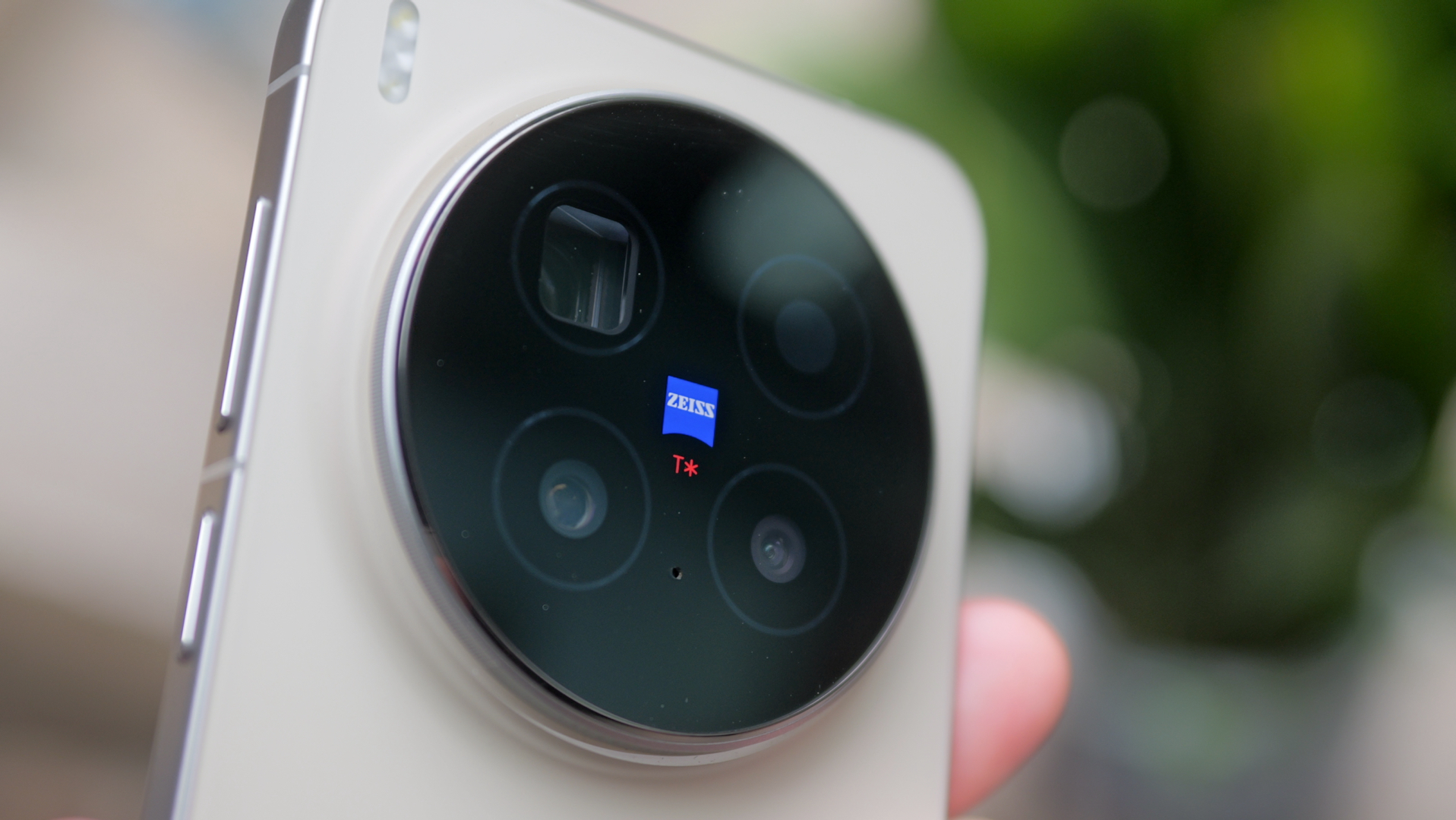 Vivo X300 Pro product shots