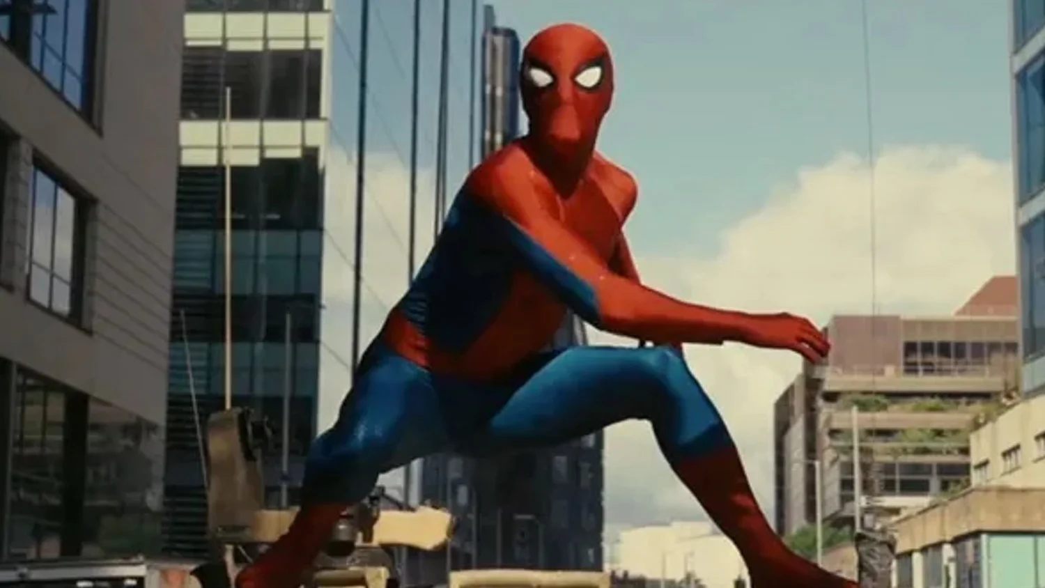 BRAND NEW DAY New Set Photos and Tom Holland is Back on Set — GeekTyrant